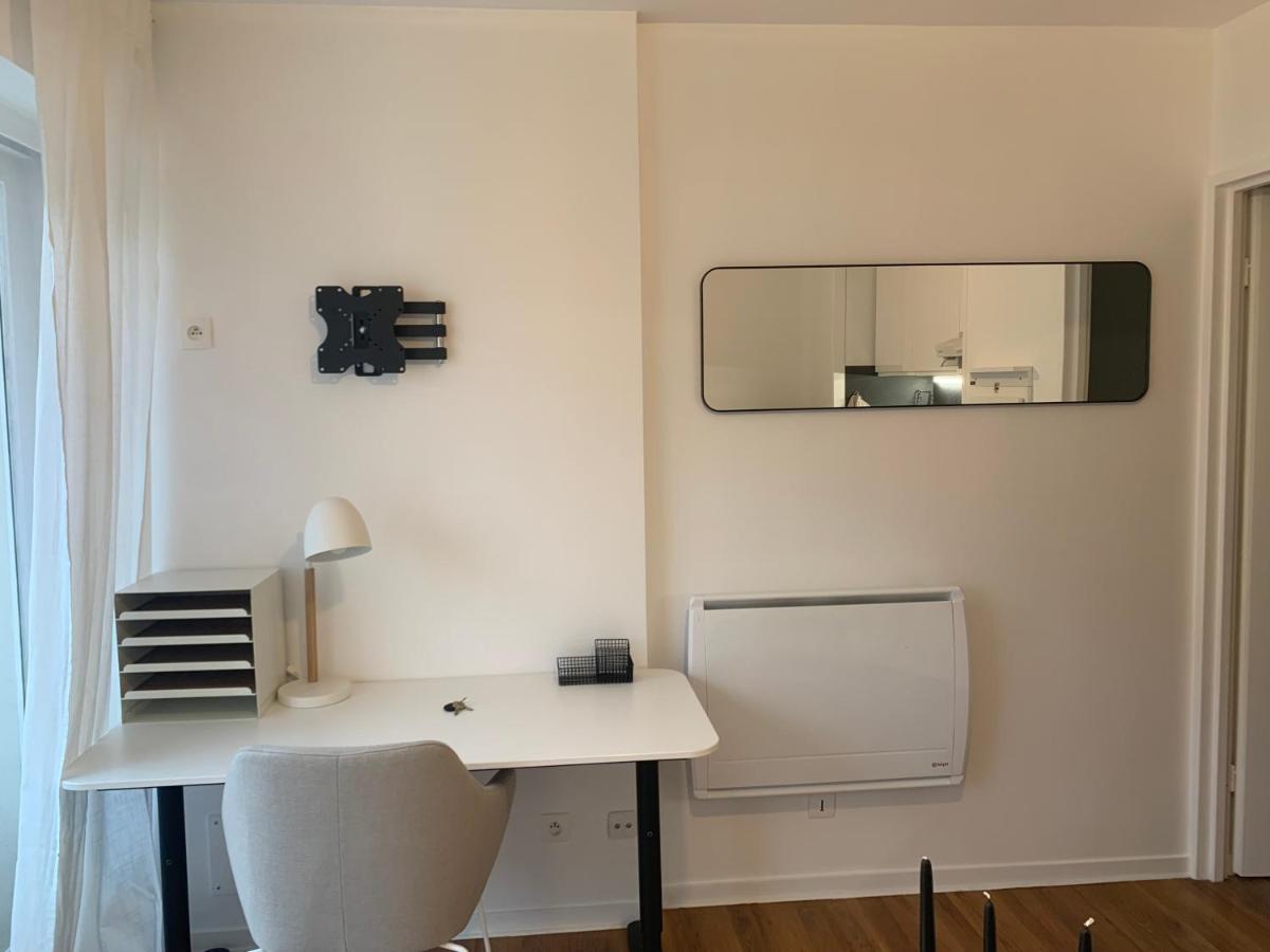 Studio Tivoli La Tour Дижон Екстериор снимка